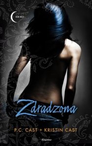 Zdradzona (Dom Nocy 2) Twarda